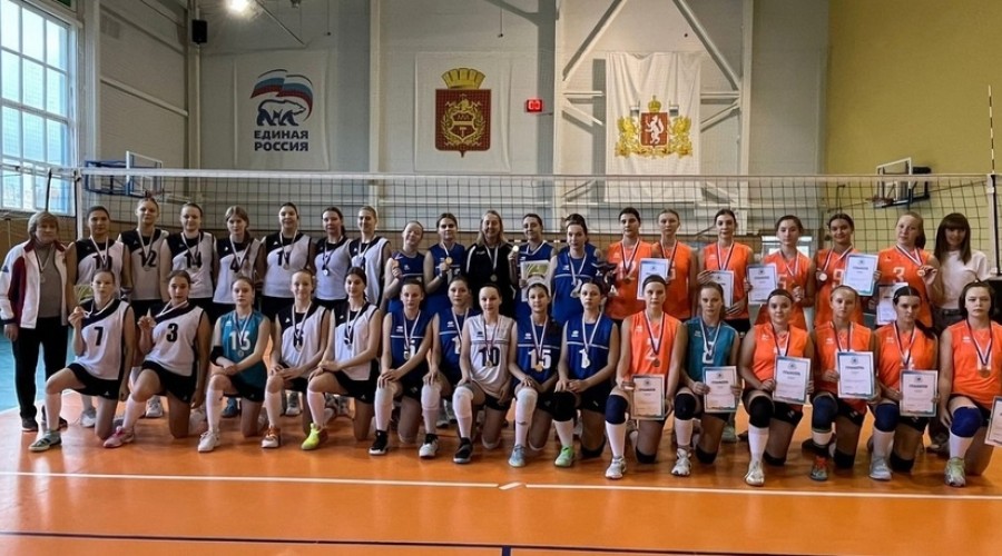 И снова золото в копилке кушвинских девушек-волейболисток!