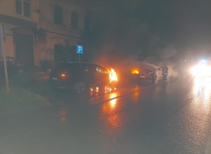 Забыв про отдых и покой, Они идут в огонь и в воду… Пожарный — истинный герой, Так было, есть, и быть от роду.