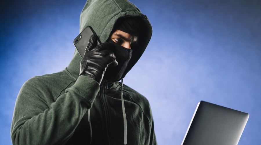 Свердловчане перевели аферистам порядка 3 миллиардов рублей