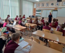 Инспектор по пропаганде безопасности дорожного движения встретилась с учениками МАОУ СОШ № 6 города Кушва.