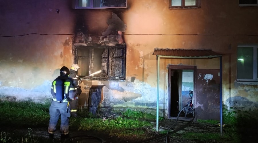 Пожарные ликвидировали пожар в Кушве 