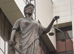 Перед судом предстанет жительница Кушвы, утопившая подругу в пруду из мести