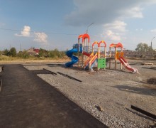 В поселке Восток начали строить детскую площадку