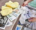 Денис Паслер в два раза сократил срок получения областного материнского капитала для свердловских многодетных семей
