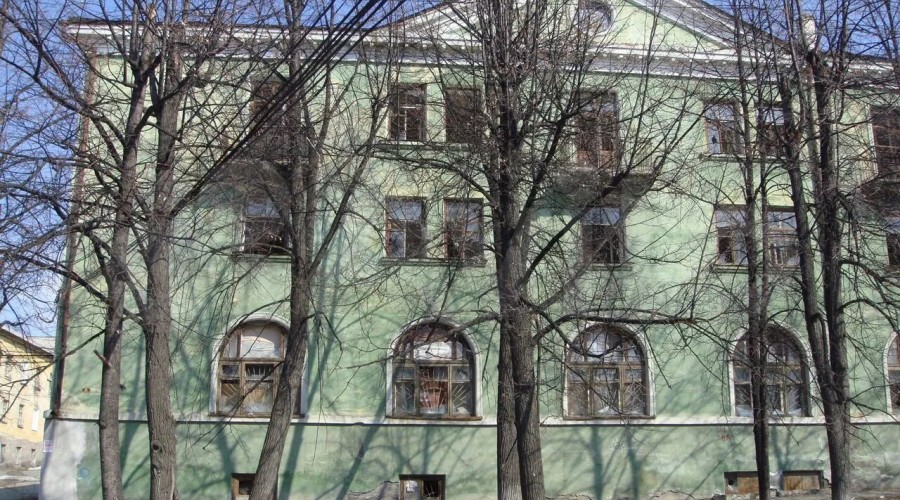 В Кушве пустующая гостиница признана угрозой для общества.