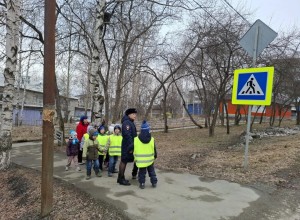 Весна без ДТП: юные пешеходы осваивают дорожную грамоту!
