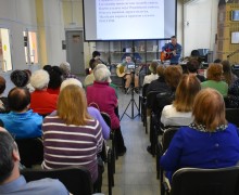 В Центральной библиотеке Кушвы прошло мероприятие в формате квартирника под названием «Жди меня, и я вернусь», приуроченное к Дню защитника Отечества.