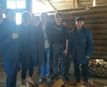 Студенты Баранчинского техникума оказали помощь пожилым людям 