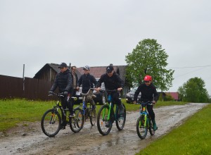 Дождь не помеха. В Верхней Баранче прошел традиционный велопробег