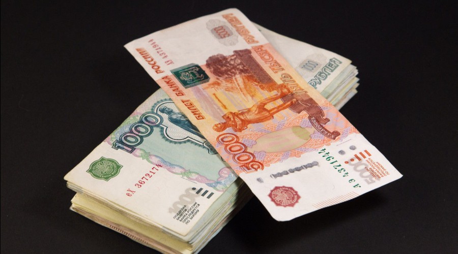 Власти повышают зарплату со следующего года. 