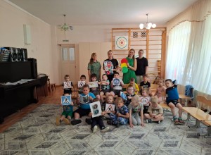 День светофора: Воспитание культуры дорожного движения с детства