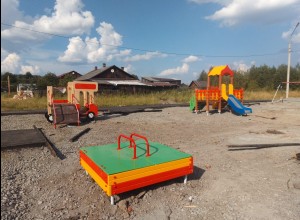 В поселке Восток начали строить детскую площадку