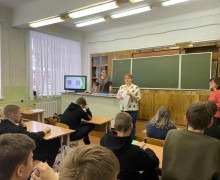 Полиция пришла к студентам, чтобы поздравить их с праздником