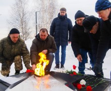 В Верхней Туре почтили память воинов-интернационалистов