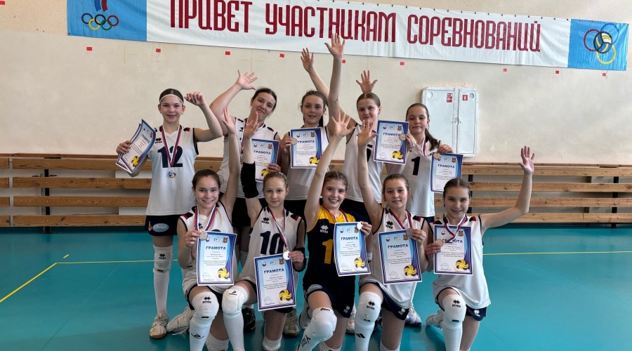 Юные волейболистки Кушвы увезли серебро из  Новоуральска 