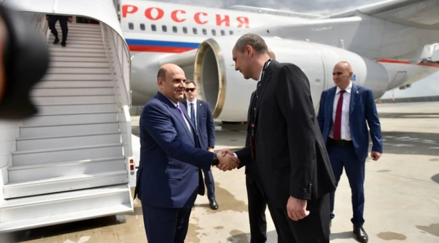 Премьер-министр РФ Михаил Мишустин прилетел в Екатеринбург 