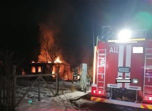 В поселке Восток сгорел дом